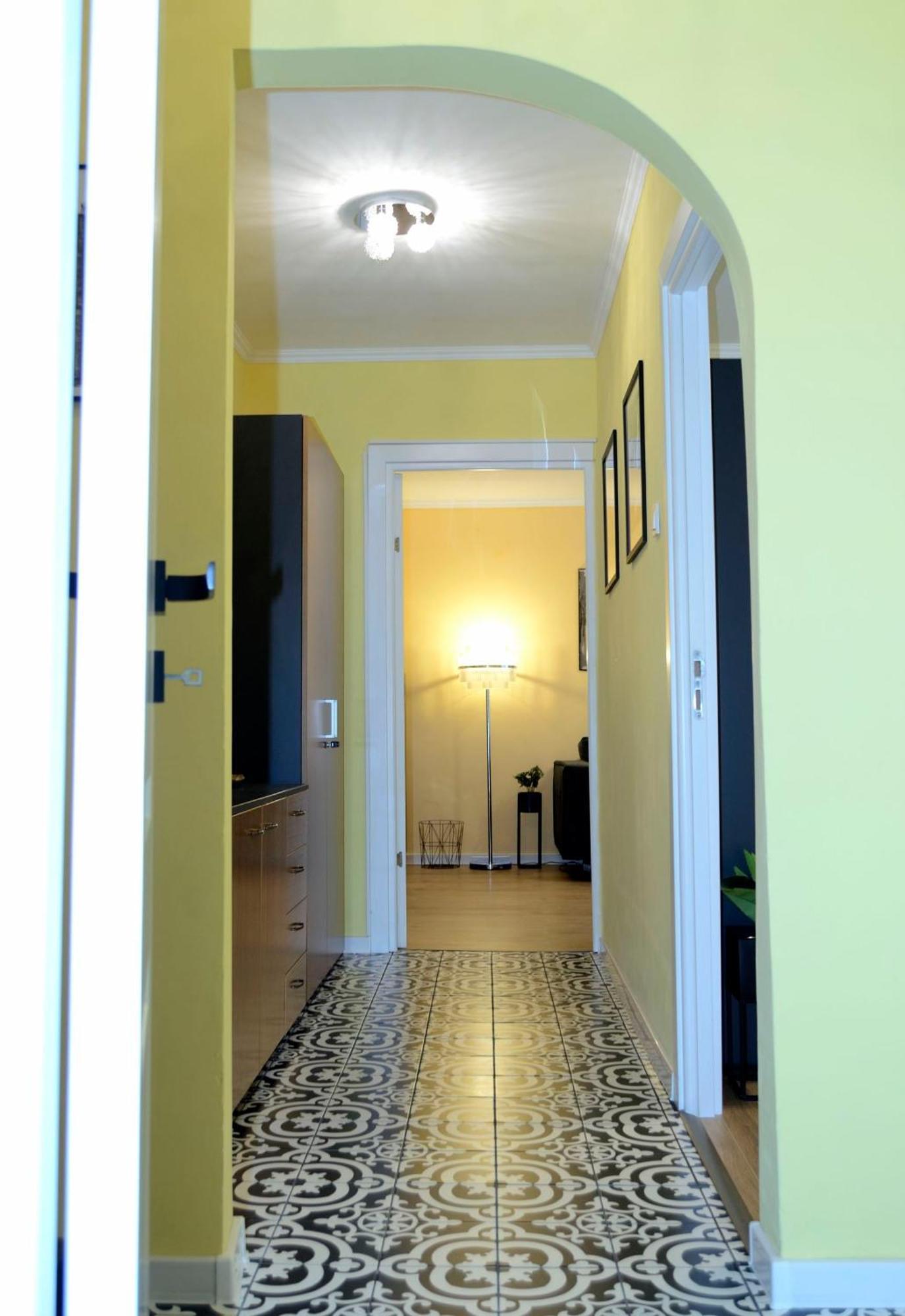 Cozy 2 Rooms Apartment Drumul Taberei Bucureşti Ngoại thất bức ảnh